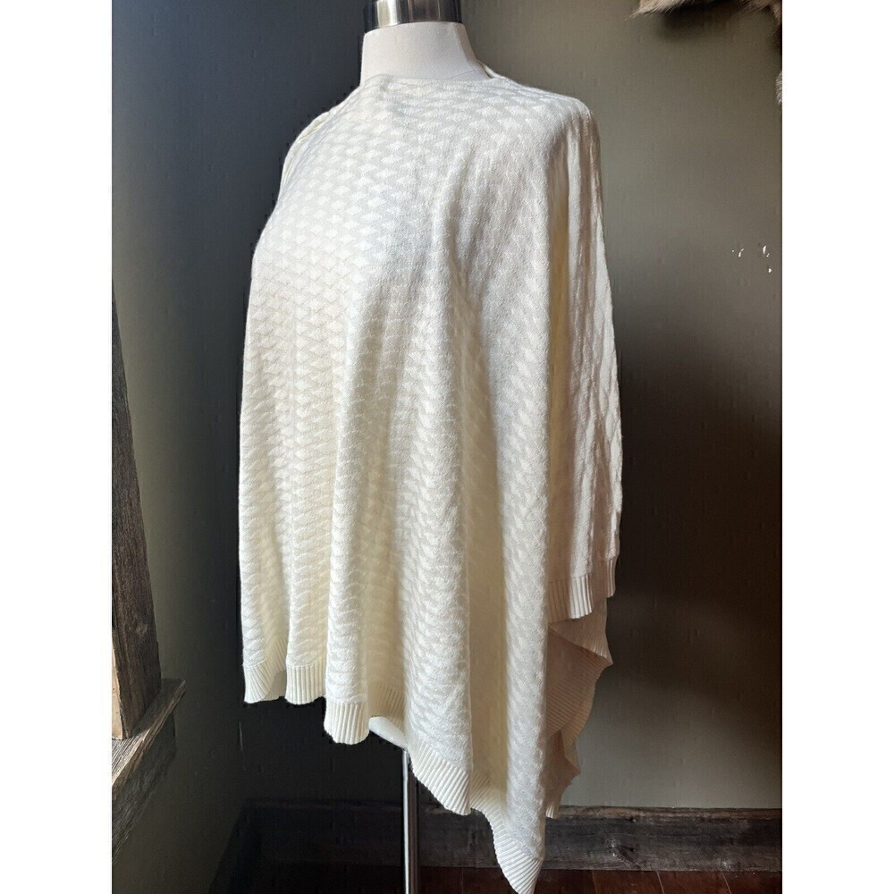 Lululemon Womens Divinity Poncho Sweater Shawl Wrap Light Ivory One Size